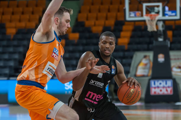 曾在中场休 曾在中场休