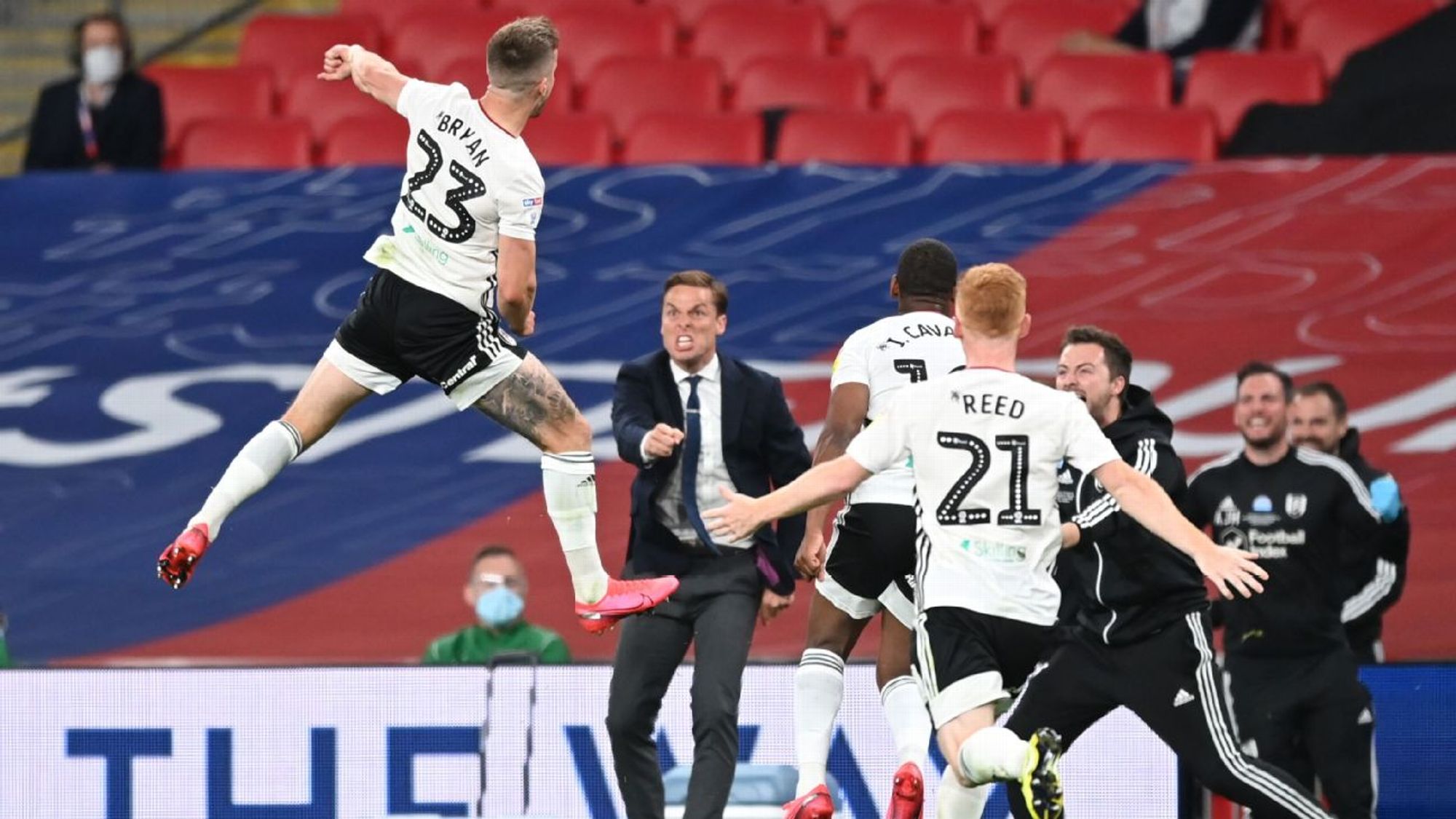 他展现了近 他展现了近