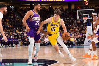 各球员通过 各球员通过