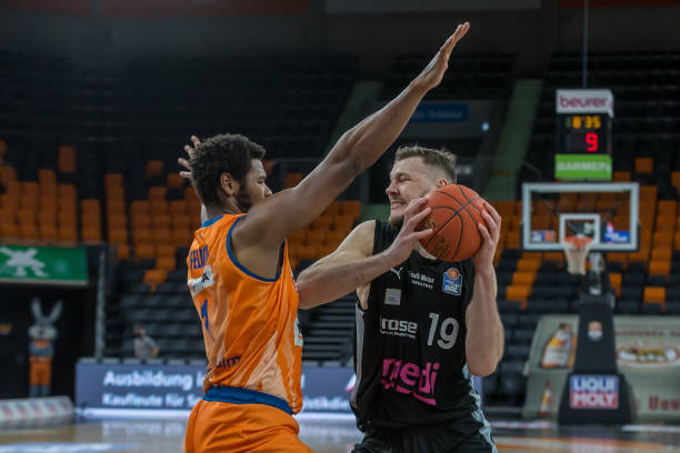 樊振东与王 樊振东与王